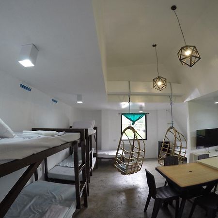 Full Moon Hostel Coron Exterior foto