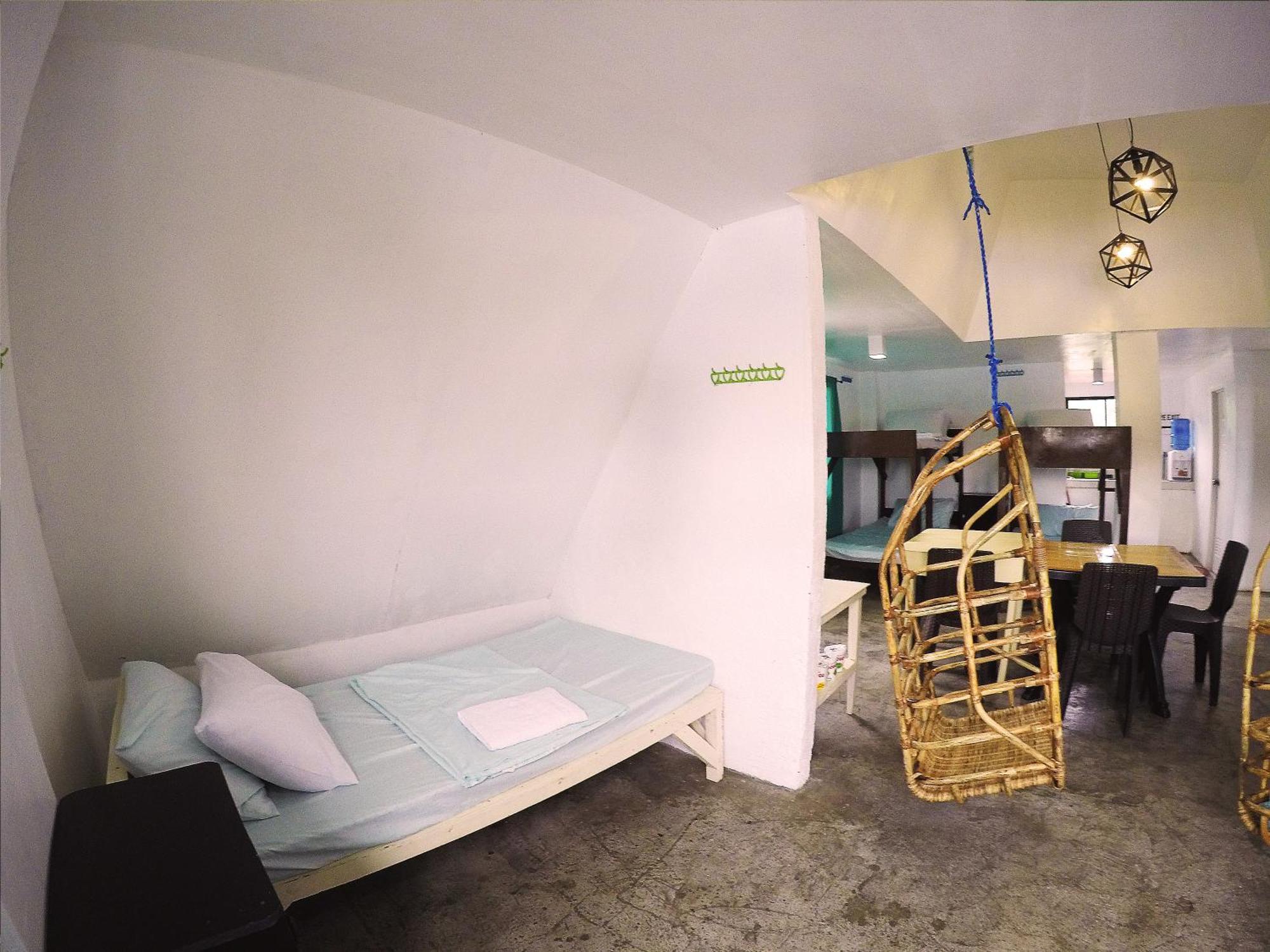 Full Moon Hostel Coron Exterior foto